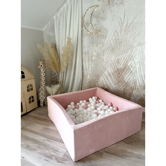 Moje Moje | Bällebad Quadratisch Weicher Samt - Hellrosa 106x106x40 cm + Bälle