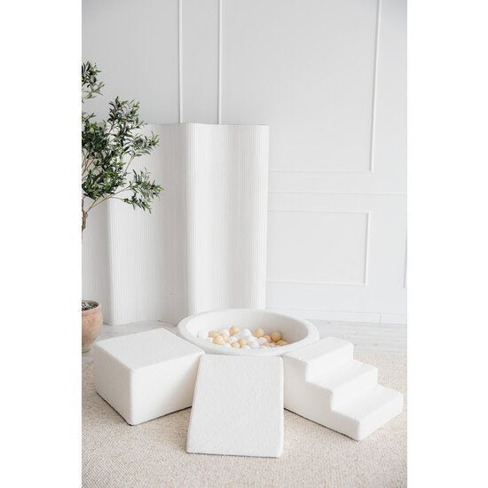 Moje Moje | 3 Elemente + Bällebad  – Bouclé Weiß 90 x 30 cm + 200 Bälle