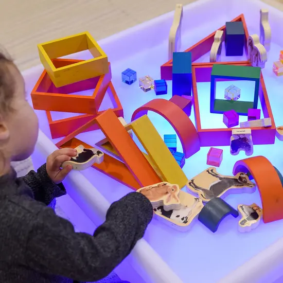 Tickit Tickit |  Niedriger quadratischer Sensorik-Entdeckungstisch mit Stimmungsbeleuchtung