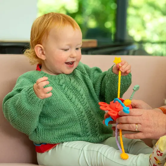 Tickit Tickit | Silisoft Zip Trek Spielzeug Regenbogenfarben