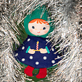 Lilliputiens Lilliputiens | Christmas Decoration Reversible Glow-in-the-Dark Fabric Elf Titti