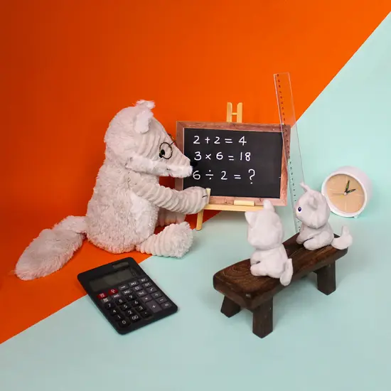 Les Déglingos | Les Ptipotos – Frimou graues Polarfuchs-Stofftier, Mutter und ihr Baby