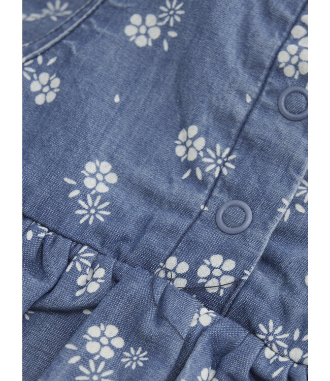 Minymo Latzhose geblumt AOP Biobaumwolle chambray