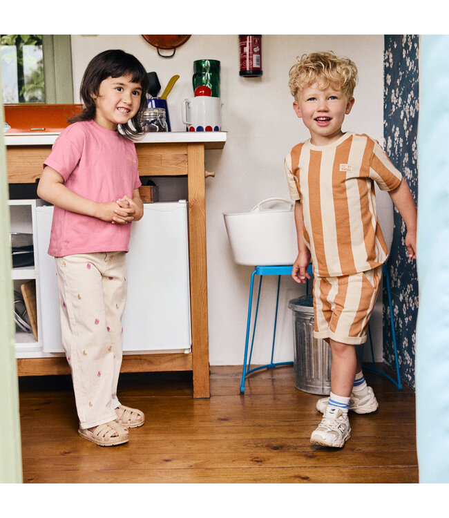 Daily7 Shorts Big Stripe aus Biobaumwolle - Sandstone