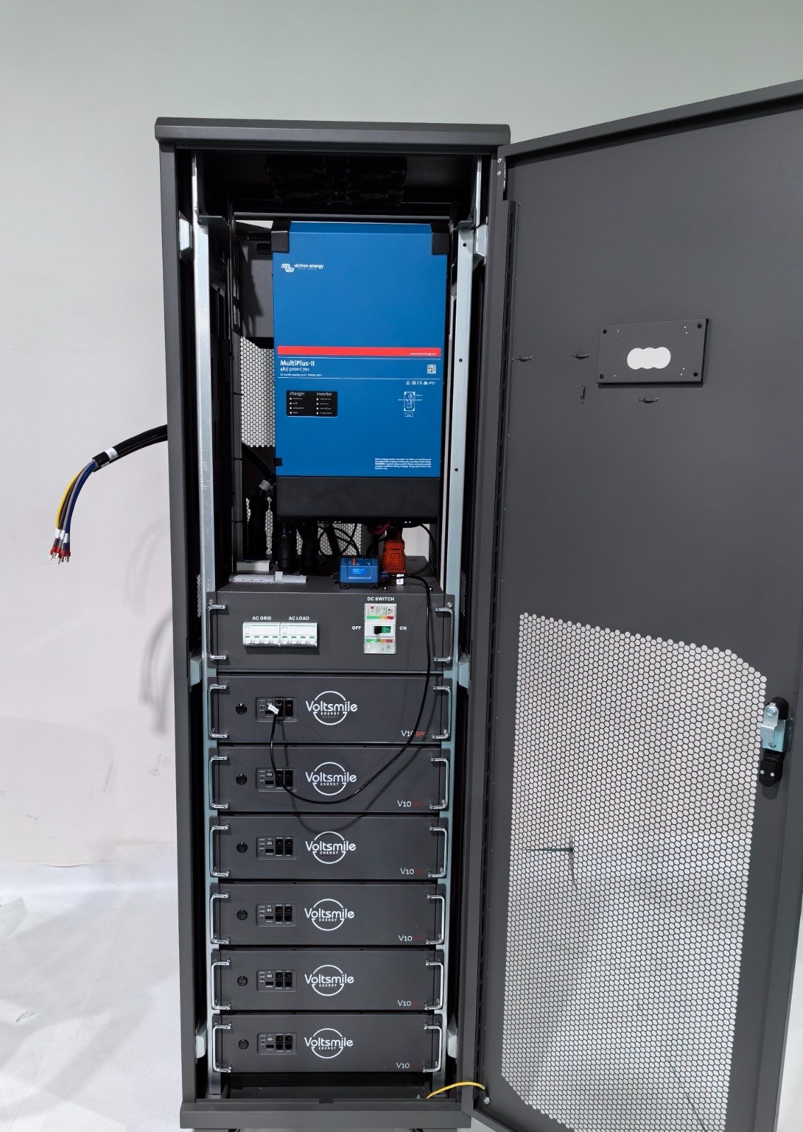 VTB Drie Fase All-in-one cabinet 9Kva - 30,7 kwh, foto 3 van 5