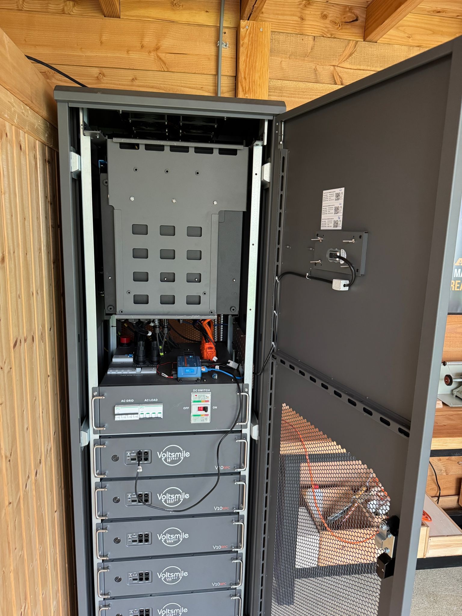 VTB Drie Fase All-in-one cabinet 18Kva - 25,6 kwh, foto 2 van 6