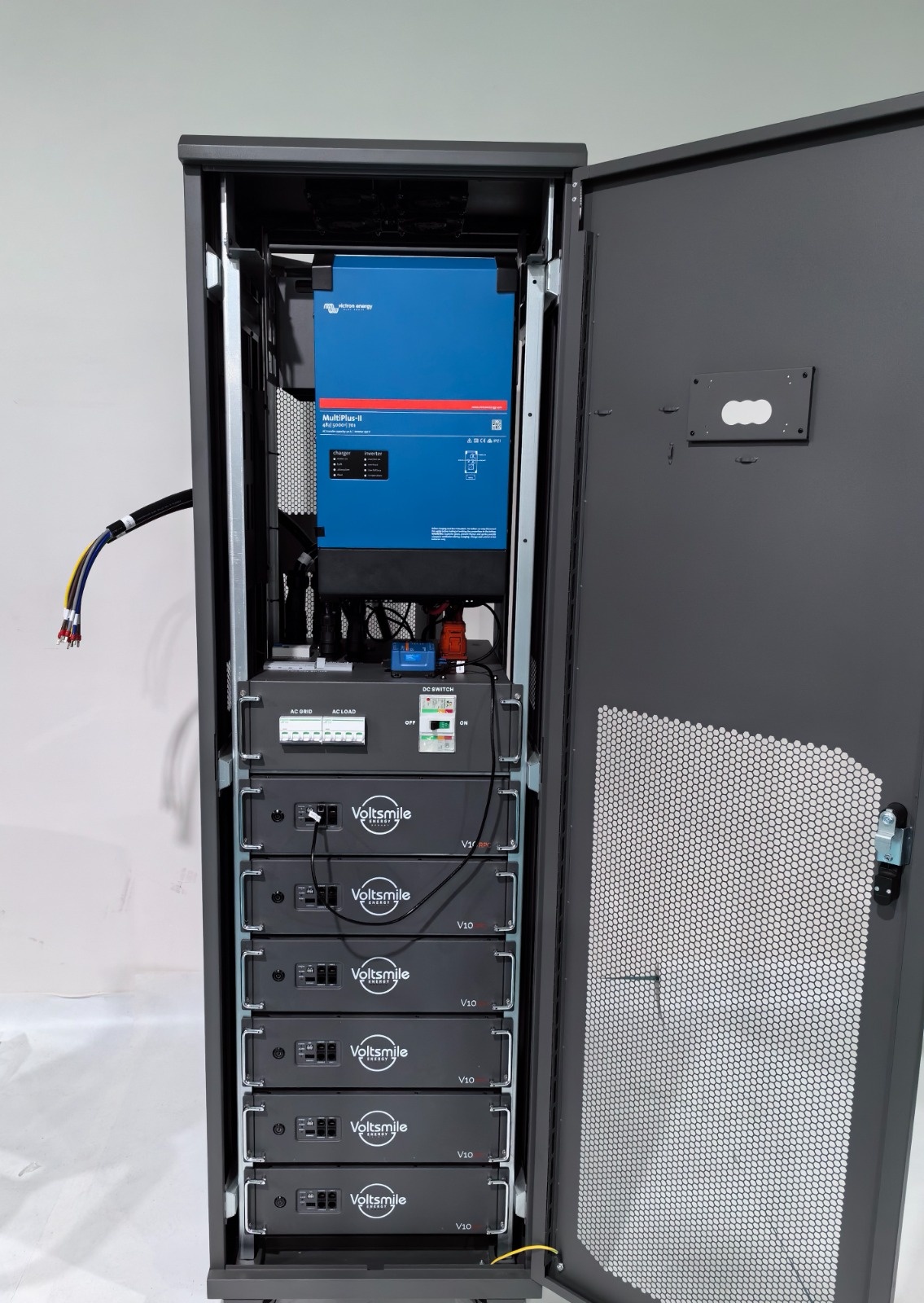 VTB Drie Fase All-in-one cabinet QUATT-II 15Kva - 25,6 kwh, foto 3 van 5