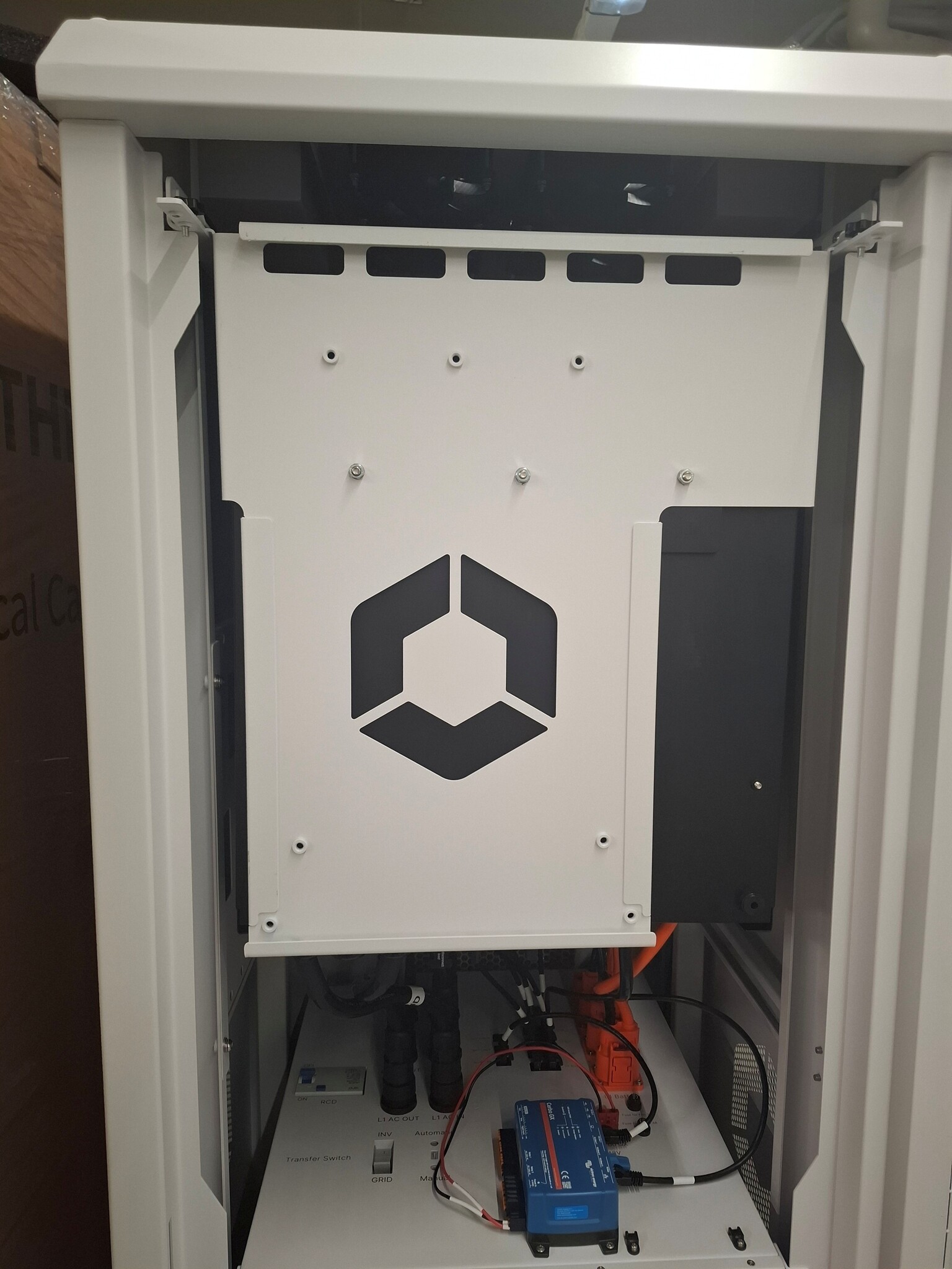 VTB Hithium All-in-one cabinet Multi RS Solar 18 kVa - 30 kWh, foto 2 van 2