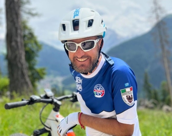 Unterstütze Sirio auf seiner Radtour quer durch die USA