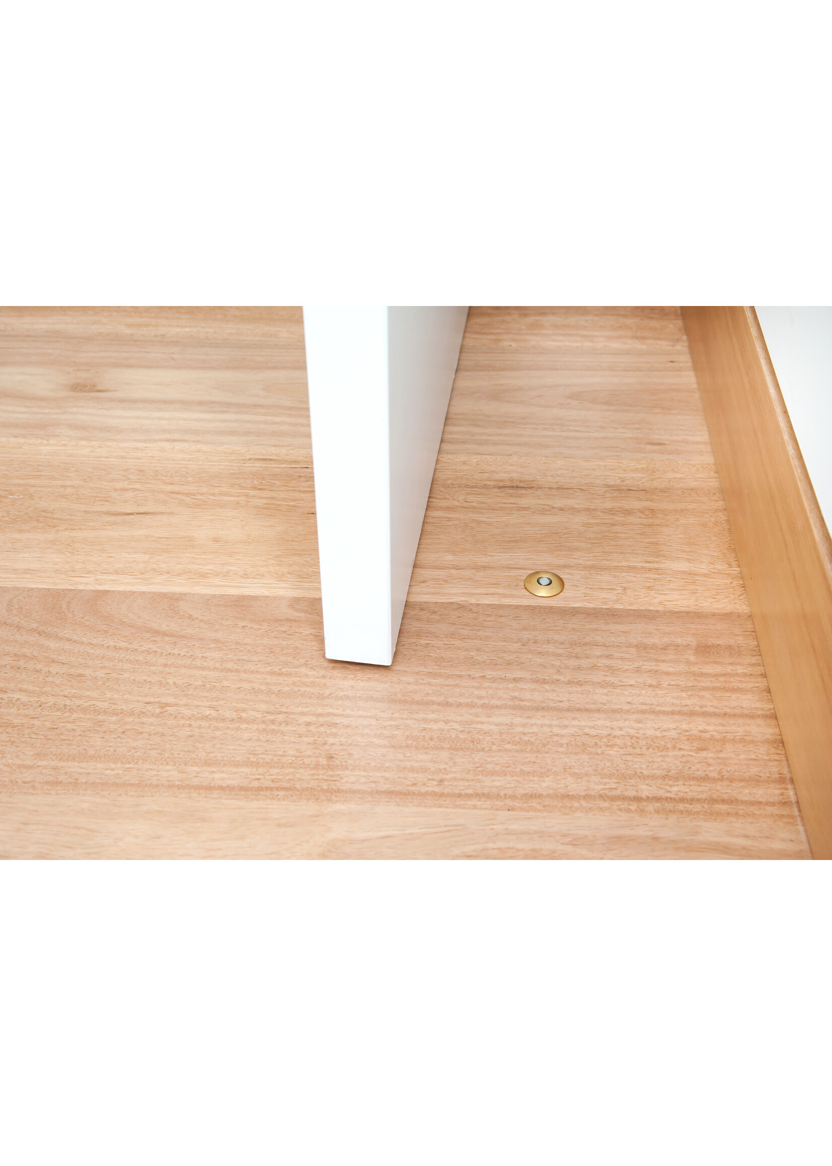 Innovatieve magnetische deurstop oplossing voor draaideuren en schuifdeuren