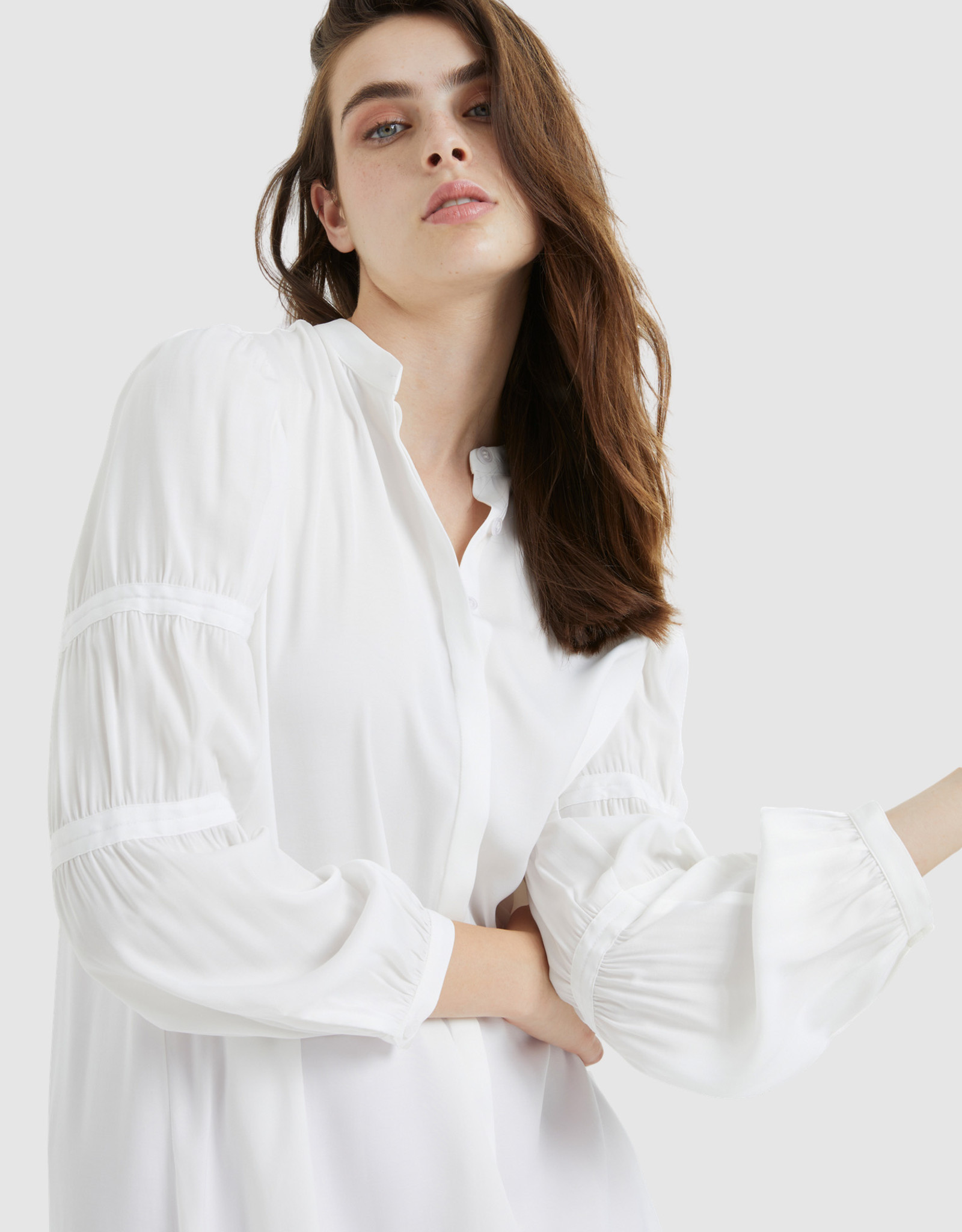 Marc Aurel Witte los vallende blouse .