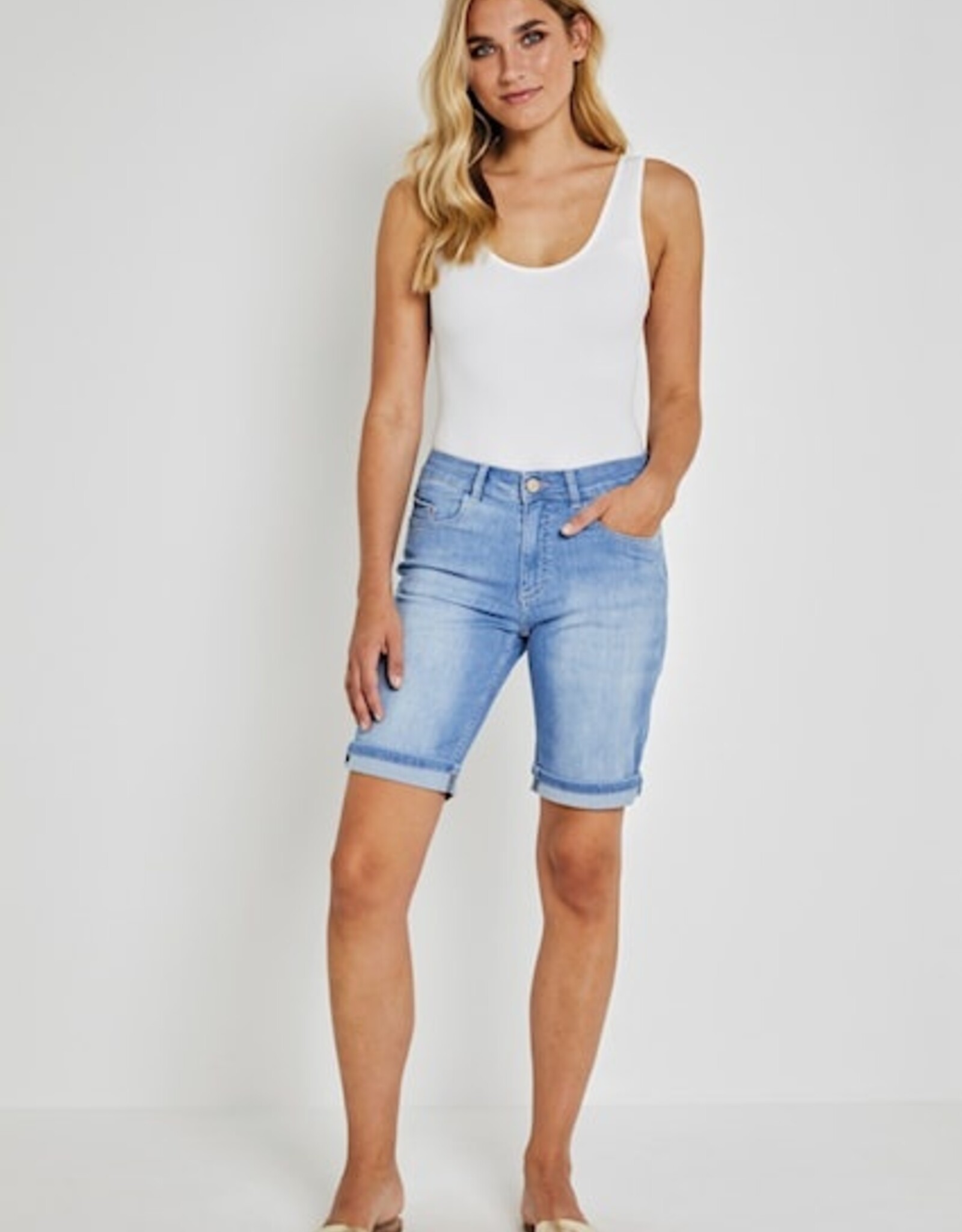 Para MI Lindsey Daily Denim Short Summer Used