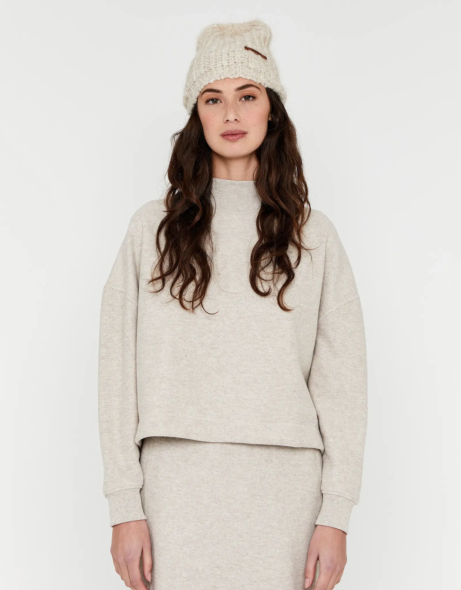 Moscow Darn Sweater Beige