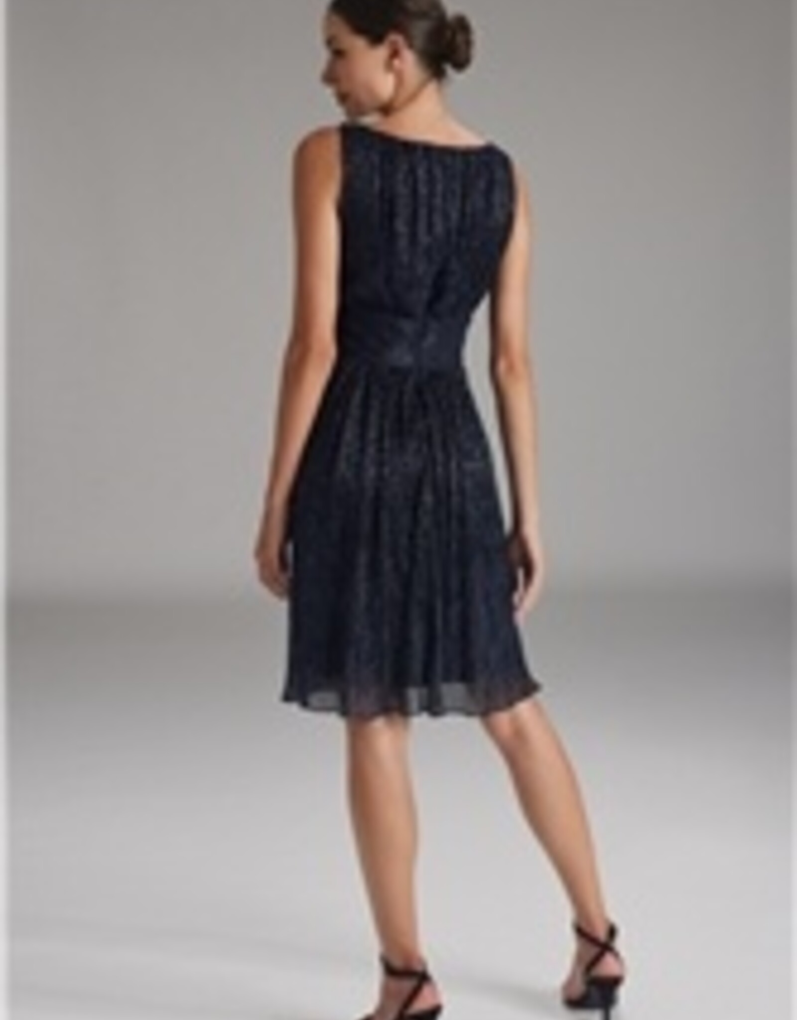 Swing Gepliseerde Metalic Navy Jurk