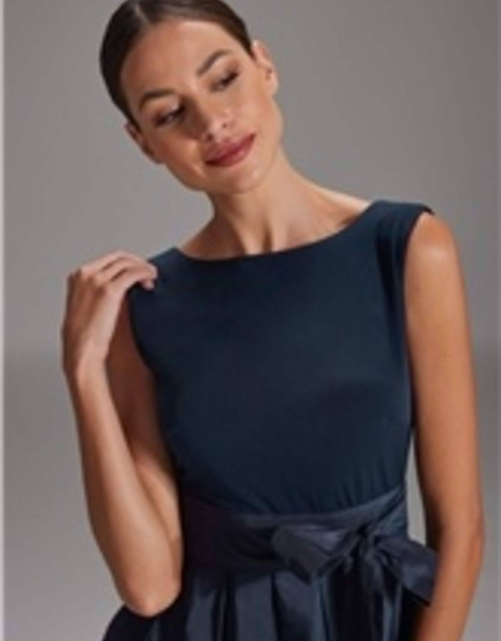 Swing Jurk Navy Met Taft Rok