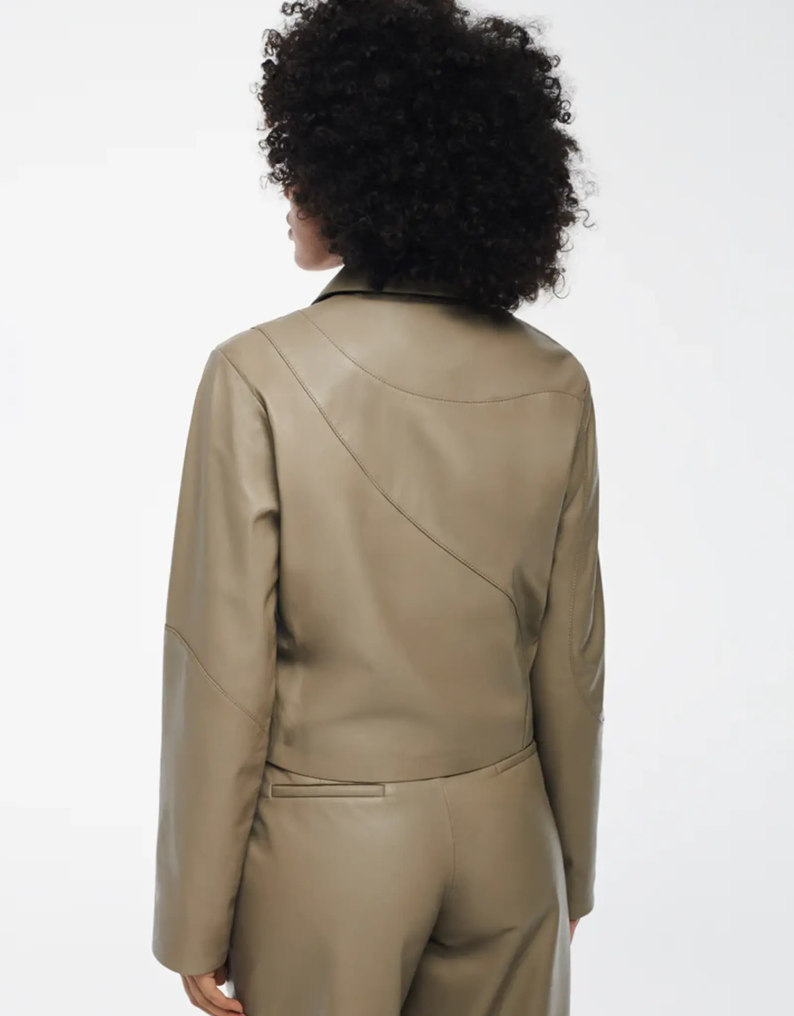 Studio AR Cadena Sheep Soft Waxed  Clay