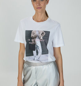 Marc Aurel Thema Silver Dust Paperback T Shirt Wit Met Opdruk