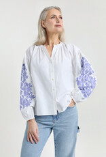 Josephine &CO Blouse Jet  Lavender Borduur Print Op De Mouw.