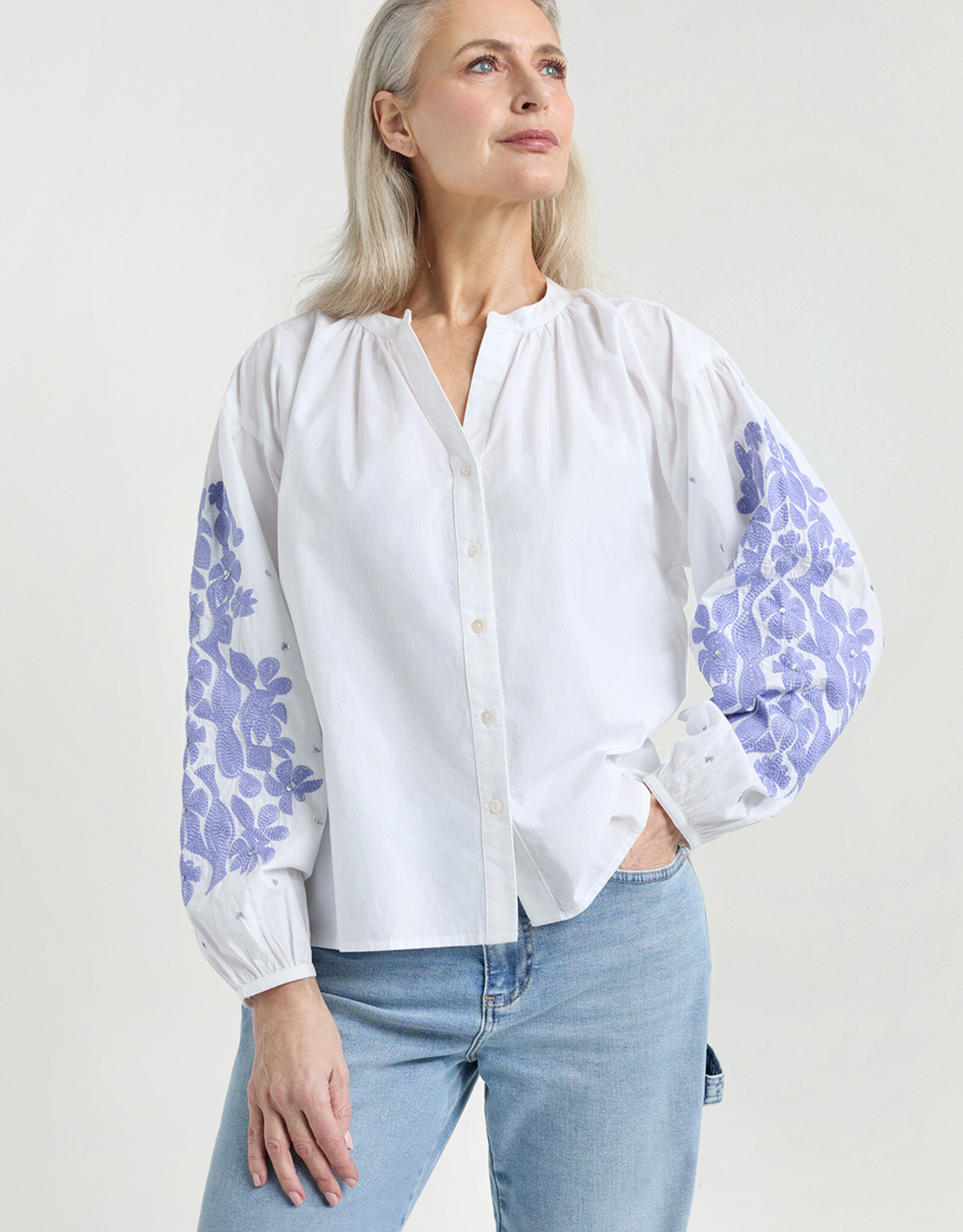 Josephine &CO Blouse Jet  Lavender Borduur Print Op De Mouw.