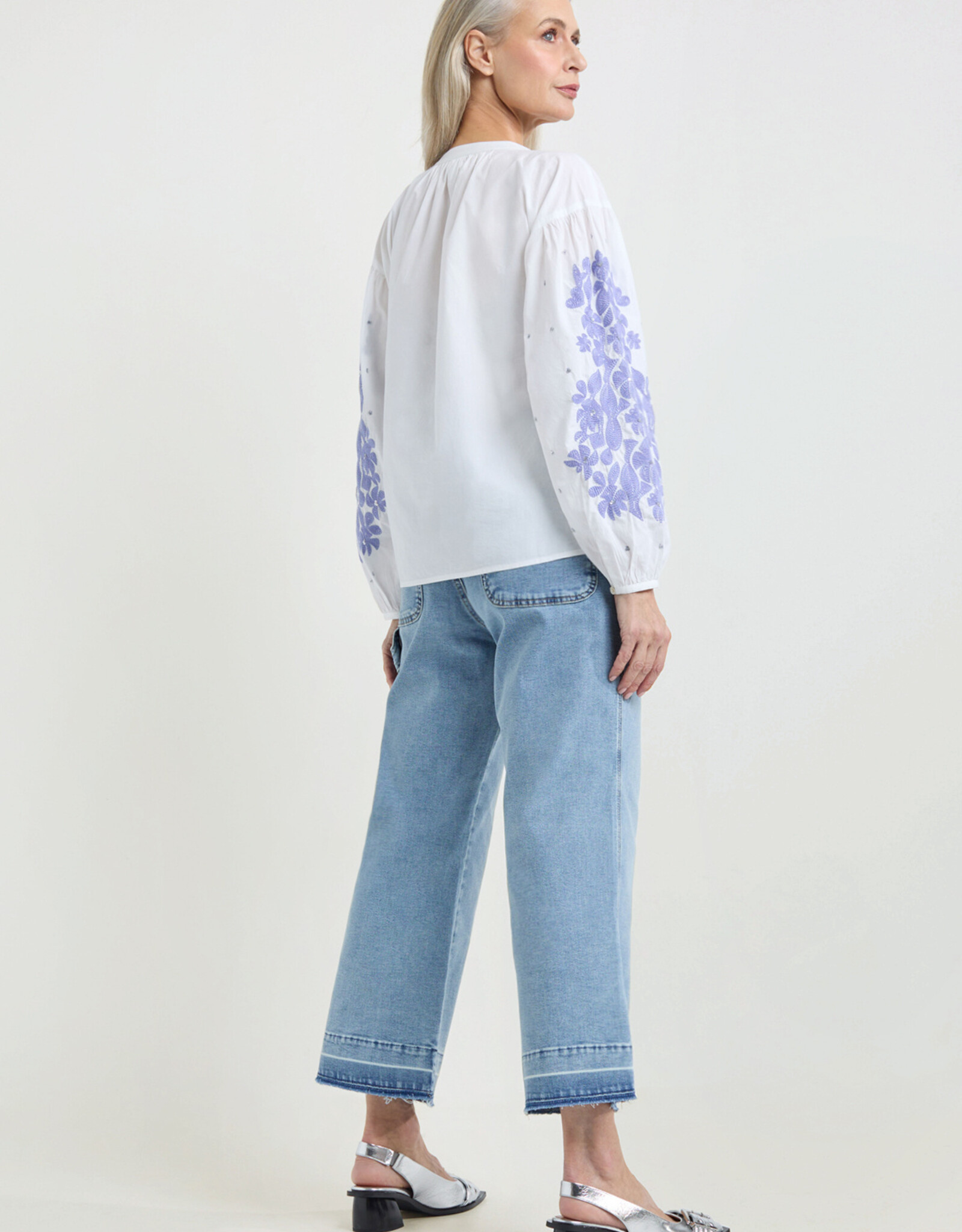 Josephine &CO Blouse Jet  Lavender Borduur Print Op De Mouw.