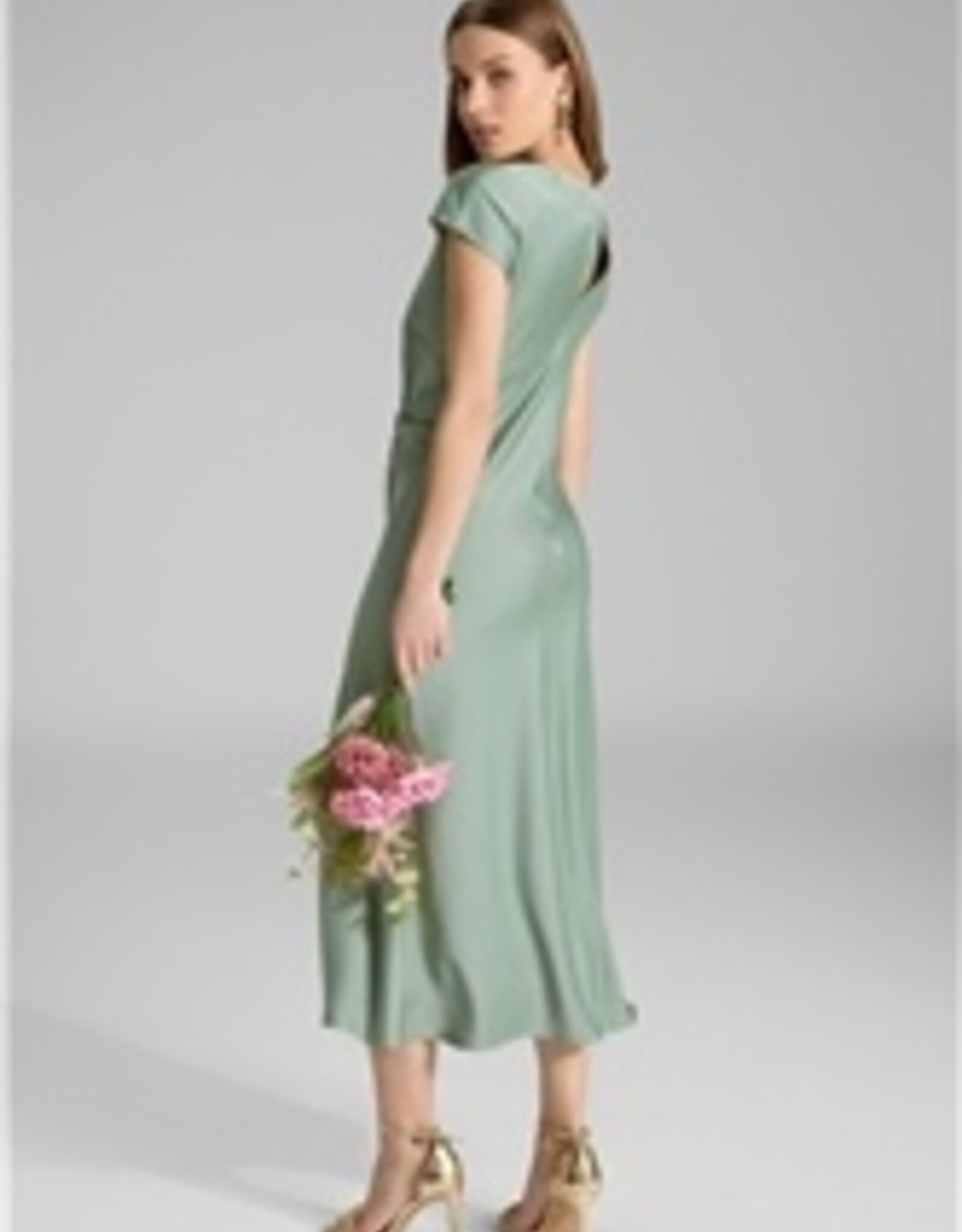 Swing Jurk Satijn Lang Kapmouw Pistachio Green