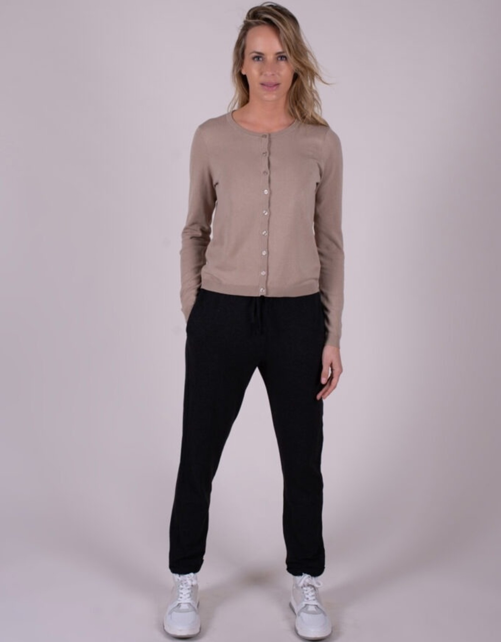 The Clothed Hanoi Vestje Zand R.Hals Zand
