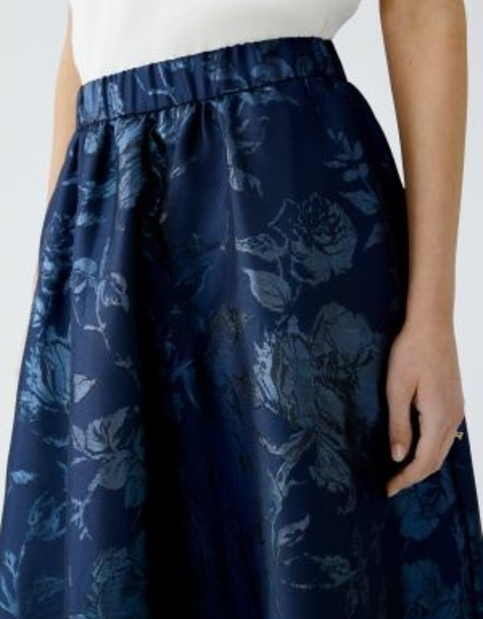 Oui Rok Marine Glans Jacquard Print