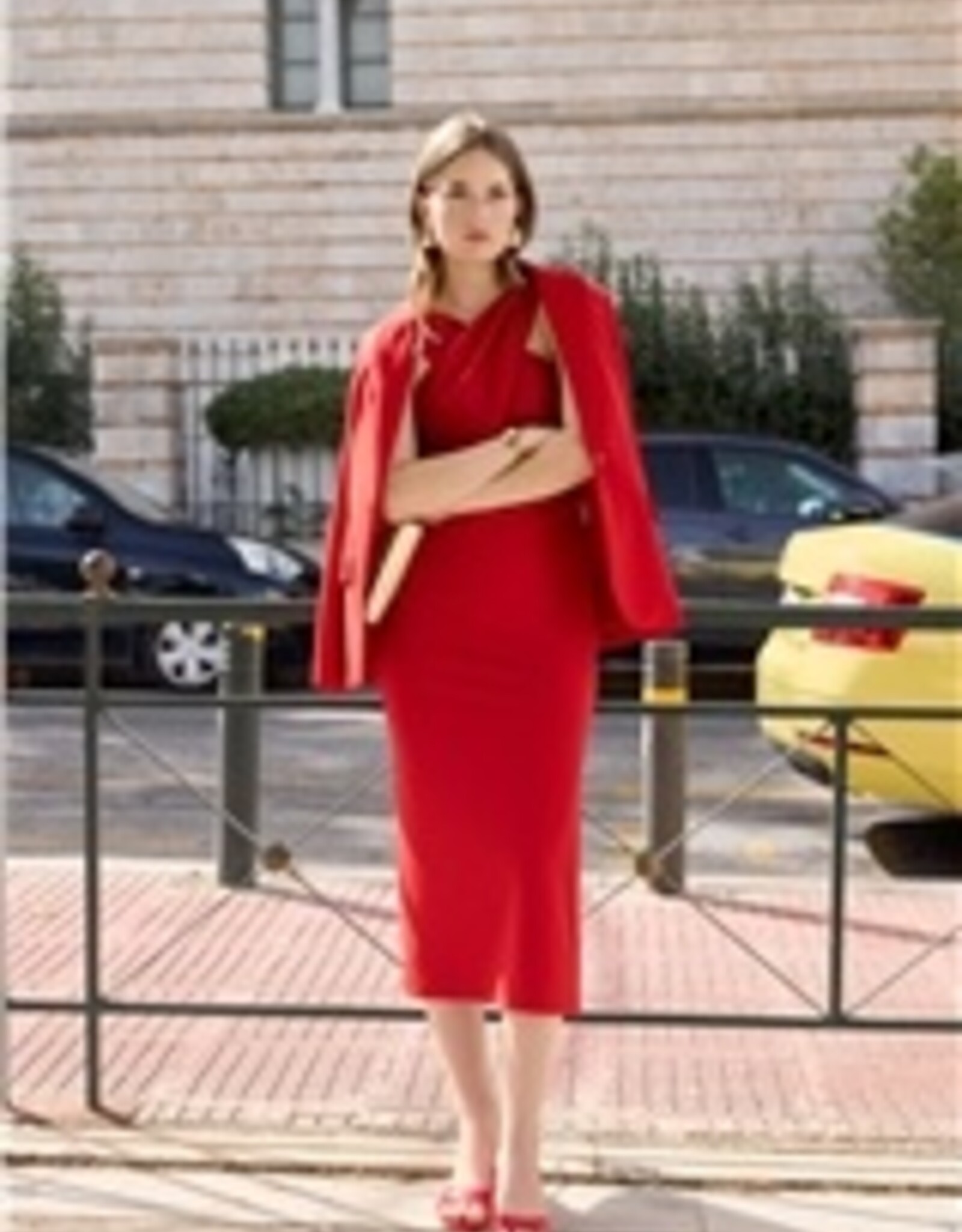 Swing Midi Jurk Met Gekruist Decollete In 2 Materialen Chili Red