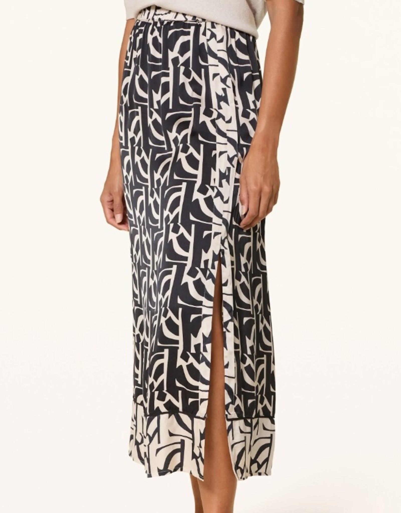 Marc Aurel Rok Recht Lang  Grafische Print  Black Varied