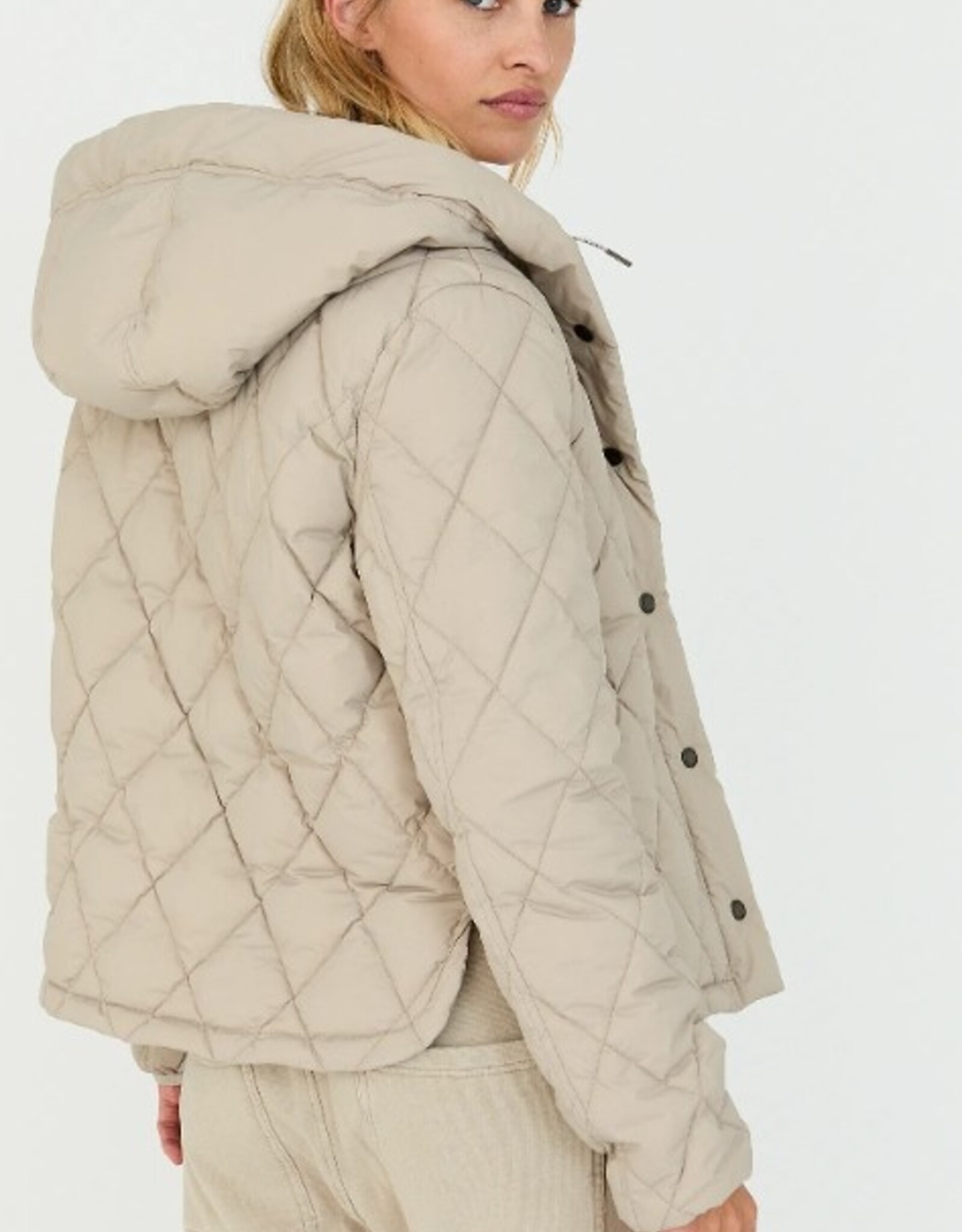 Moscow Jack Yasmin Gewatteerd Wet Sand Solid