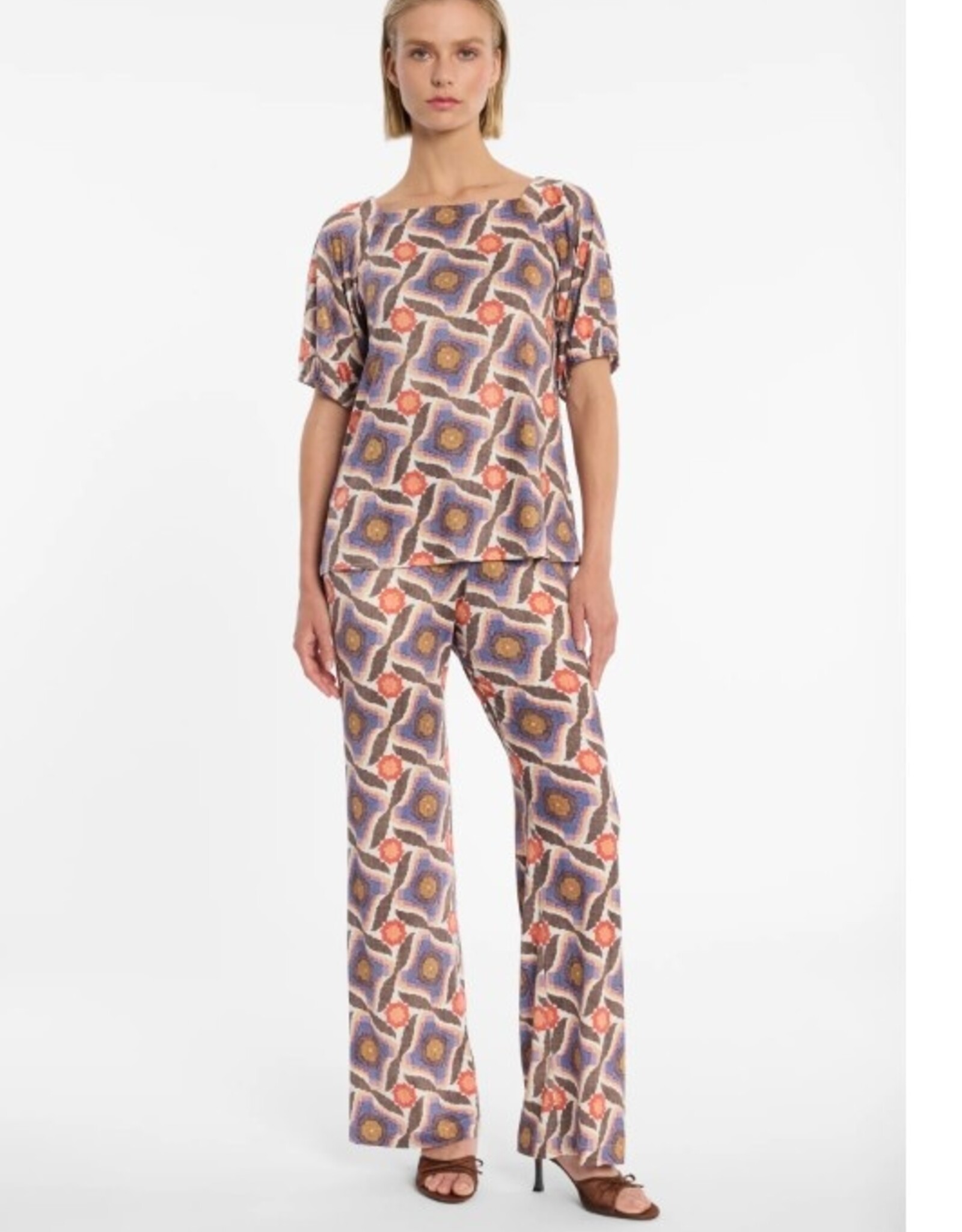 Ana Alcazar Pantalon Etnische Print Bruin Blauw Wit Coraal