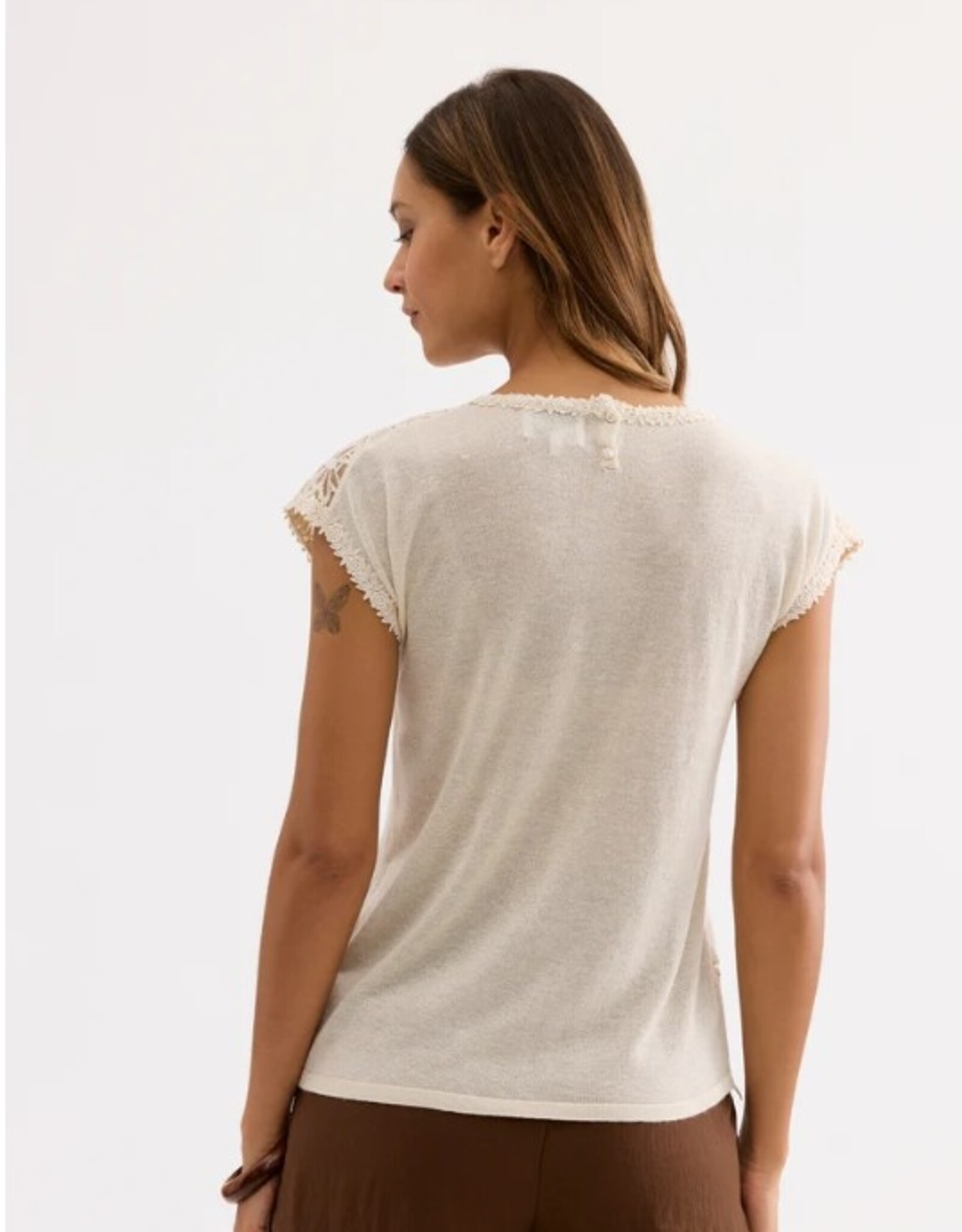 Leo&Ugo Top Claire Kanten Mouw Licht Beige