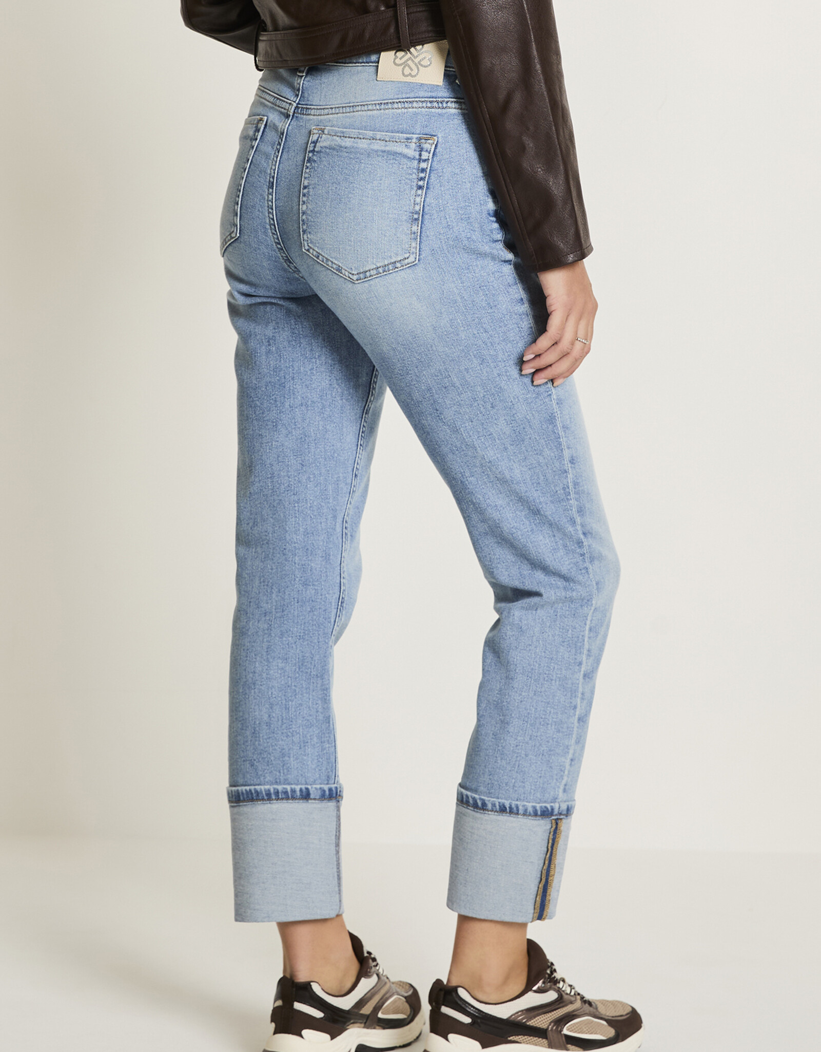 Para MI Capri Stud Stone Uses