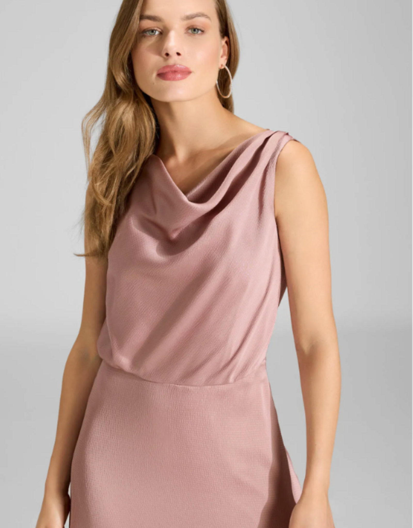 Swing Jurk Satin With Waterfal Neck Blush Rose