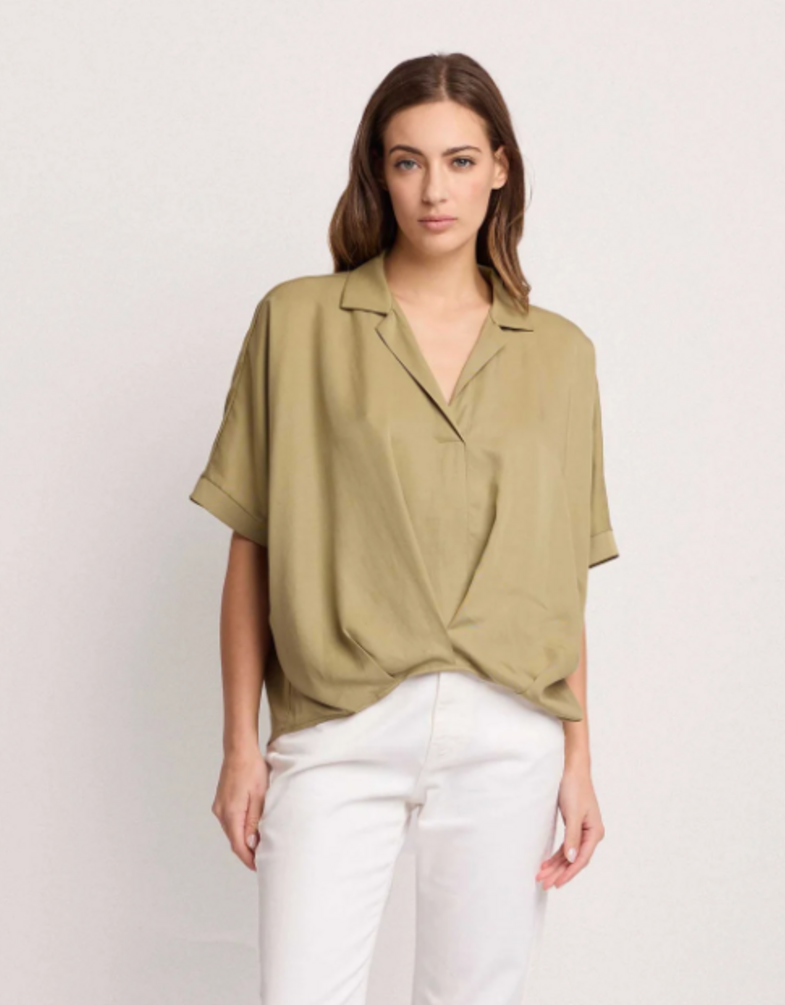 Kocca Blouse Basilide Verde L-Groen Aangeknipte Mouw
