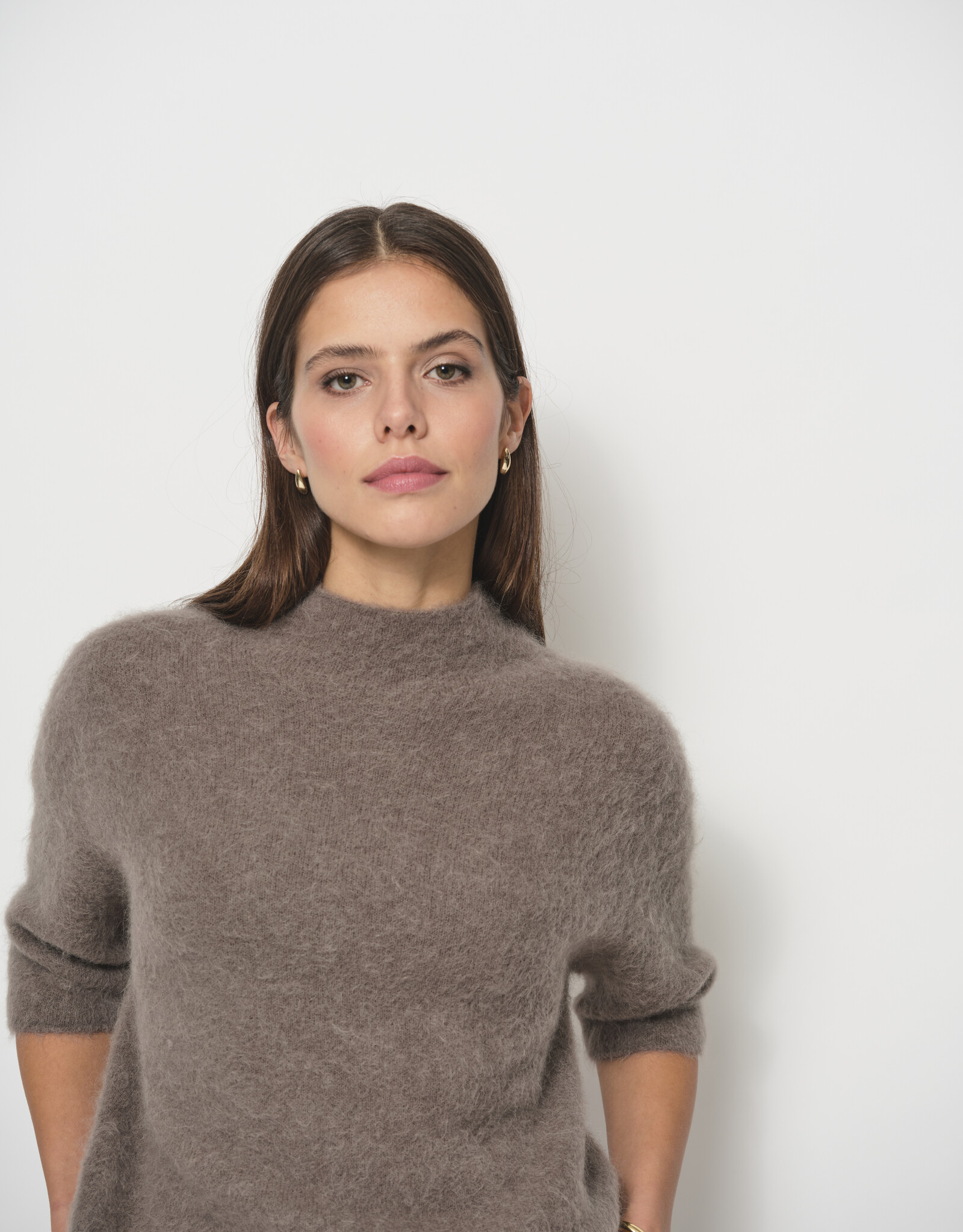 LaSalle Raised Neck Cropped Sleeve Pullover Cashew