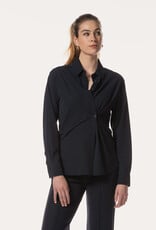 JapanTKY Rikuna Blouse Donker Blauw Met Plooi Front