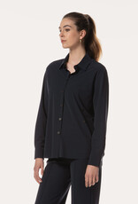 JapanTKY Rikuna Blouse Donker Blauw Met Plooi Front