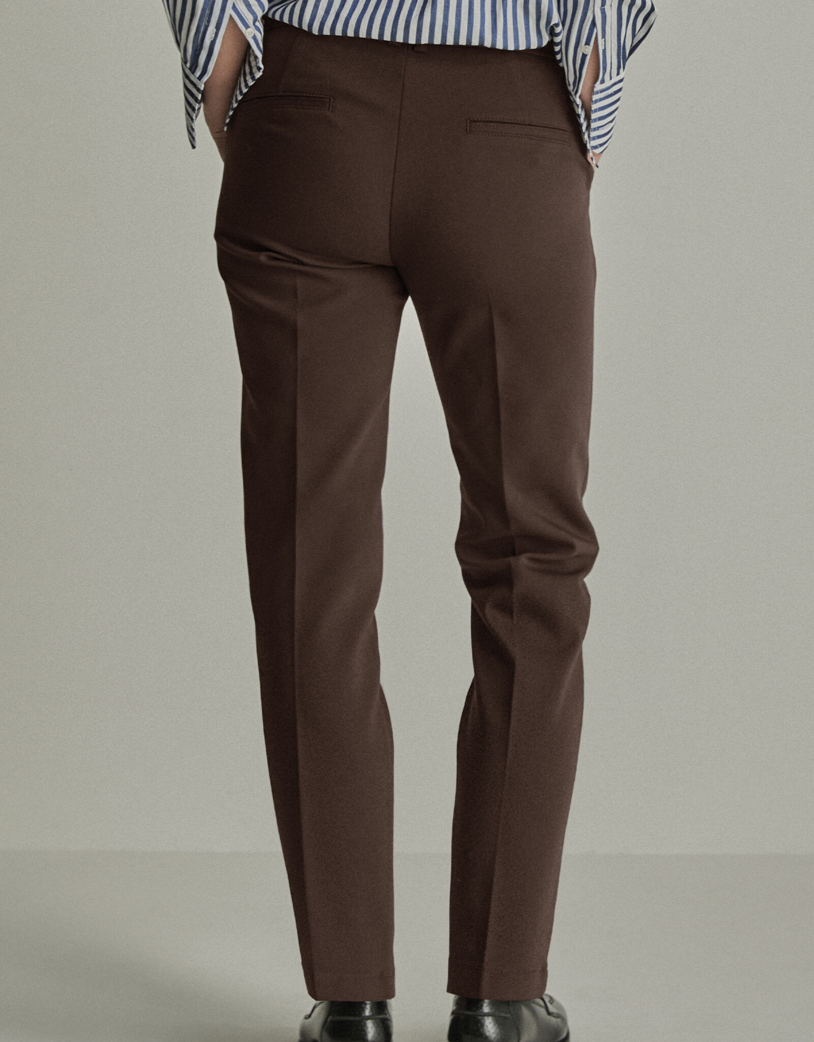 Para MI Pantalon Cindy Chino City Satin Deep Brown