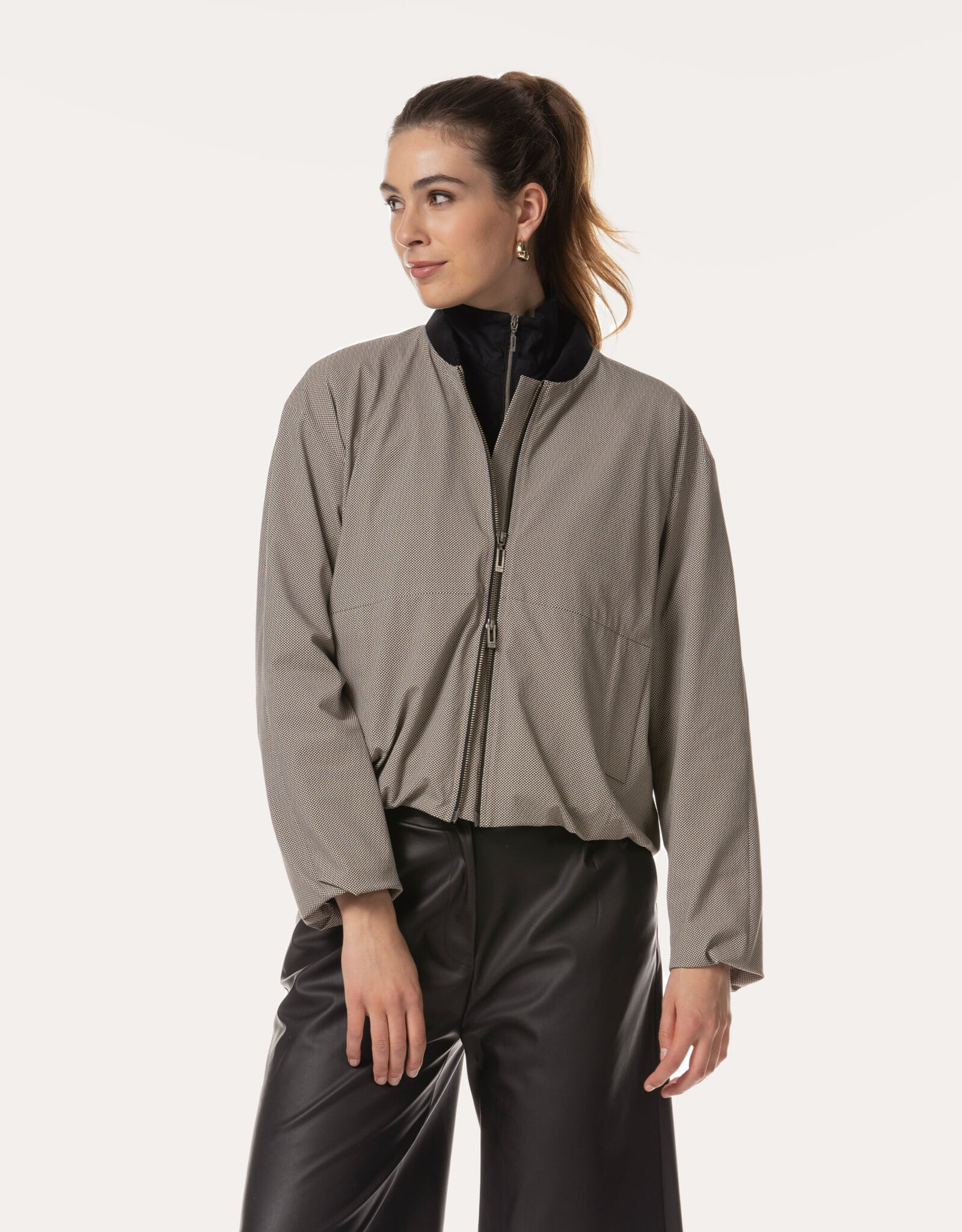 JapanTKY Bomber Jack Ayuna Black Creme