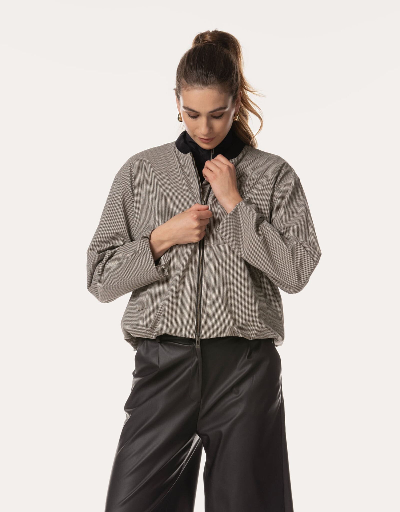 JapanTKY Bomber Jack Ayuna Black Creme
