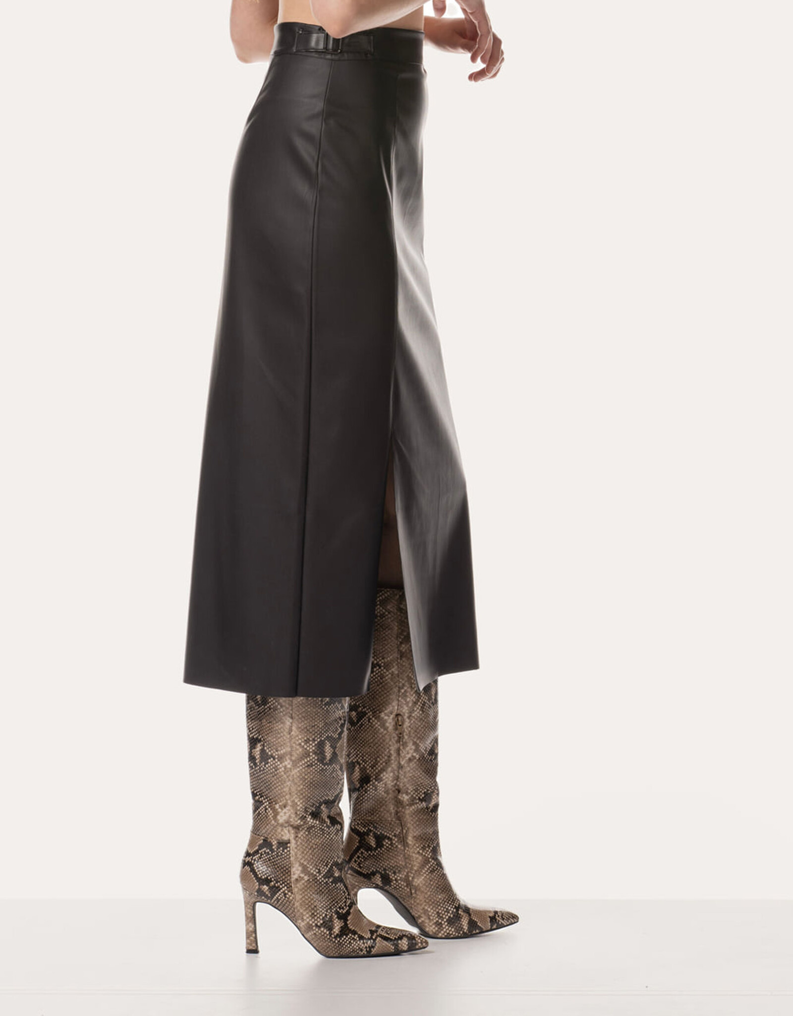JapanTKY Kokone Rok Black