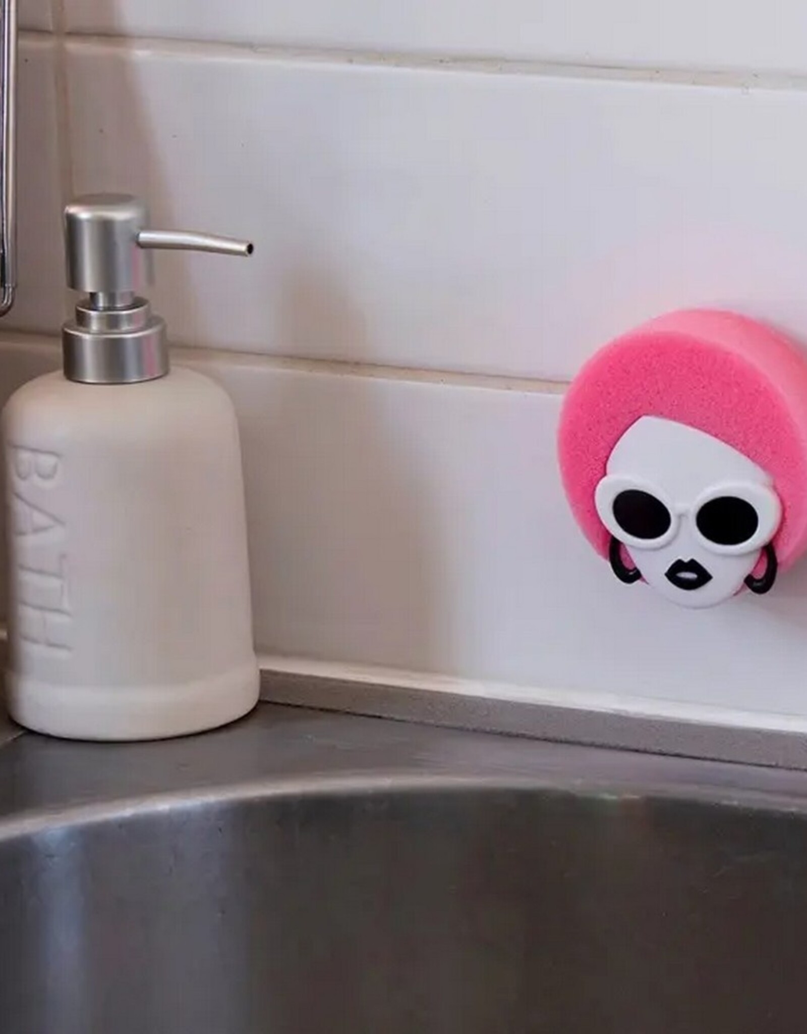 Peleg Design Sponshouder Dishco Girl