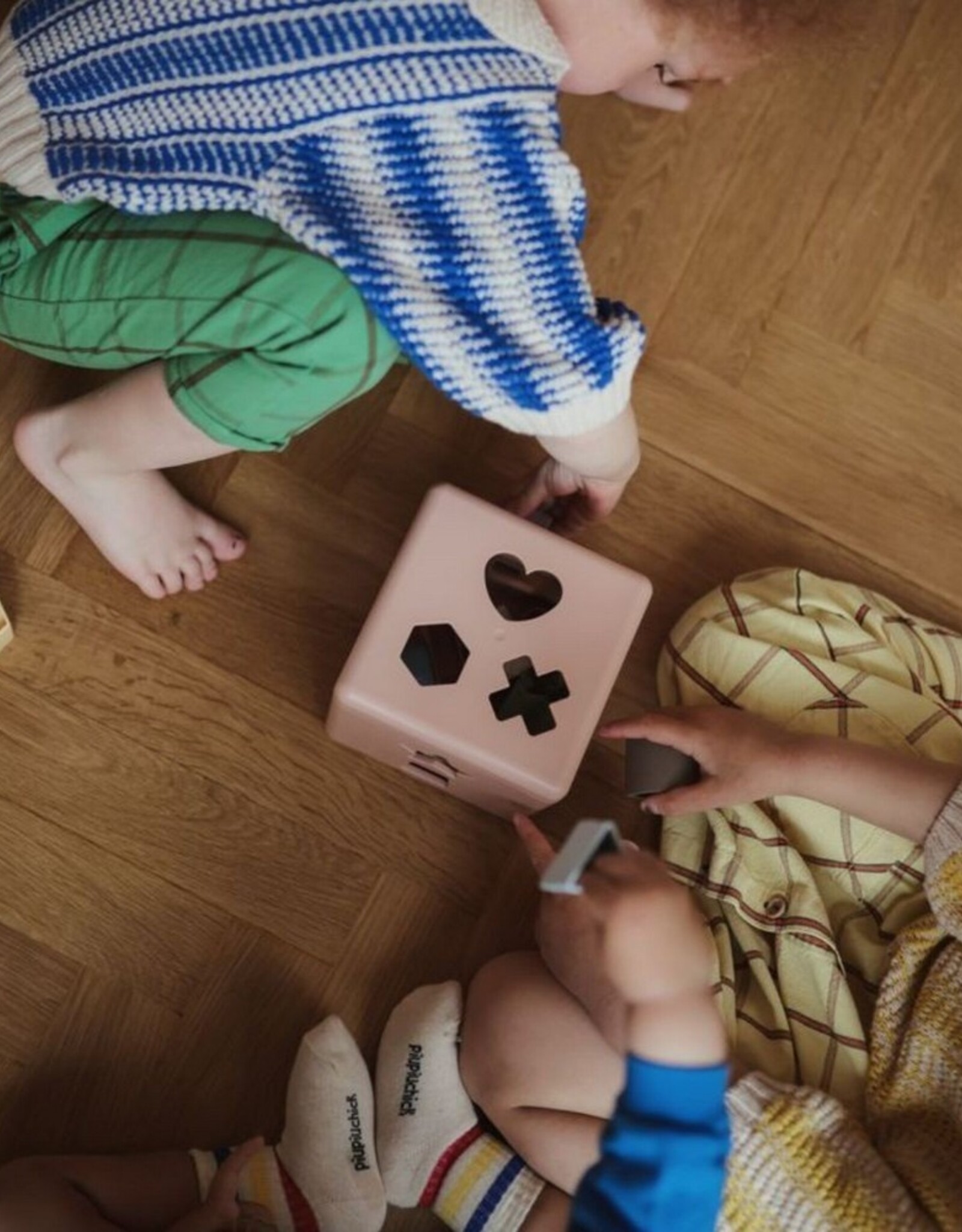 Mushie Vorm Sorteerdoos Pastel