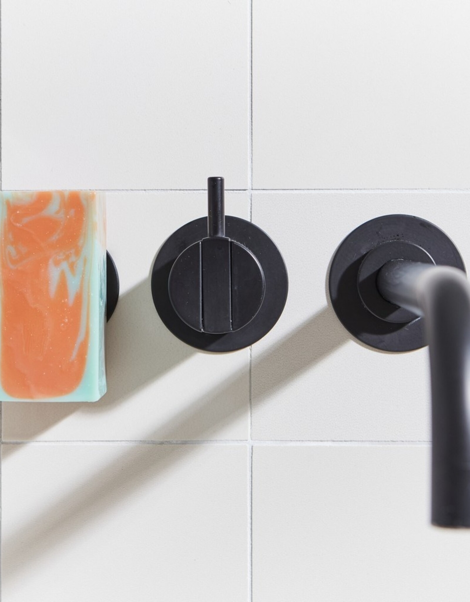 SOAPI Magnetische Zeephouder + Zeep  + Kroonkurk Lavendel