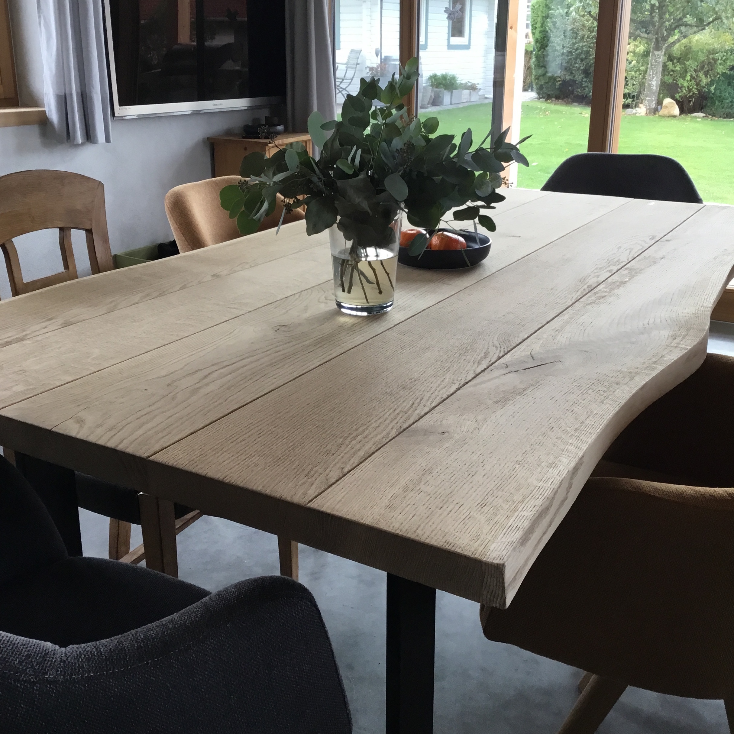  Tischplatte Wildeiche baumkante - 4,5 cm dick - verschiedene Größen - Asteiche (rustikal) - Gebürstet - Eiche Tischplatte mit  natürlichen Baumkant - Verleimt & künstlich getrocknet (HF 8-12%)  - mit V-Fuge