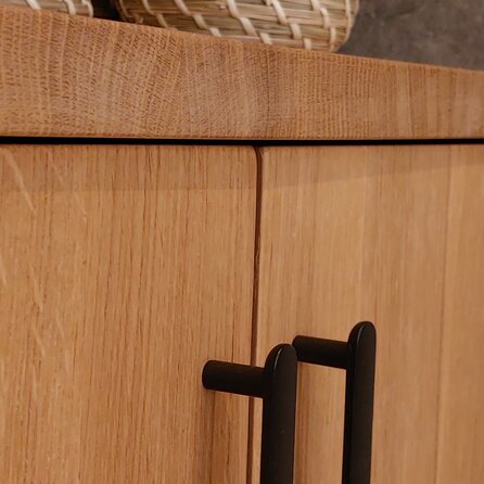 Leimholzplatte Eiche - nach Maß - 2,7 cm (27 mm) dick - Eichenholz A-Qualität (A/B) - Eichenplatte (Massivholzplatte) - Leimholz mit breiten Lamellen - HF 8-12% Leimholzplatte Eiche - nach Maß - 2,7 cm (27 mm) dick - Eichenholz A-Qualität (A/B) - Eichenplatte (Massivholzplatte) - Leimholz mit breiten Lamellen - HF 8-12%