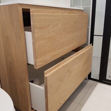 Leimholzplatte Eiche - nach Maß - 2,7 cm (27 mm) dick - Eichenholz A-Qualität (A/B) - Eichenplatte (Massivholzplatte) - Leimholz mit breiten Lamellen - HF 8-12% Leimholzplatte Eiche - nach Maß - 2,7 cm (27 mm) dick - Eichenholz A-Qualität (A/B) - Eichenplatte (Massivholzplatte) - Leimholz mit breiten Lamellen - HF 8-12%