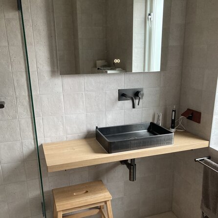 Waschtischplatte Eiche (mit Löchern) - nach Maß - 3 cm (30 mm) dick - Eichenholz A-Qualität (A/B) - Massivholz Waschtisch- / Waschbeckenunterschrank