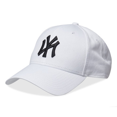 New Era 9forty NY adjustable cap in black